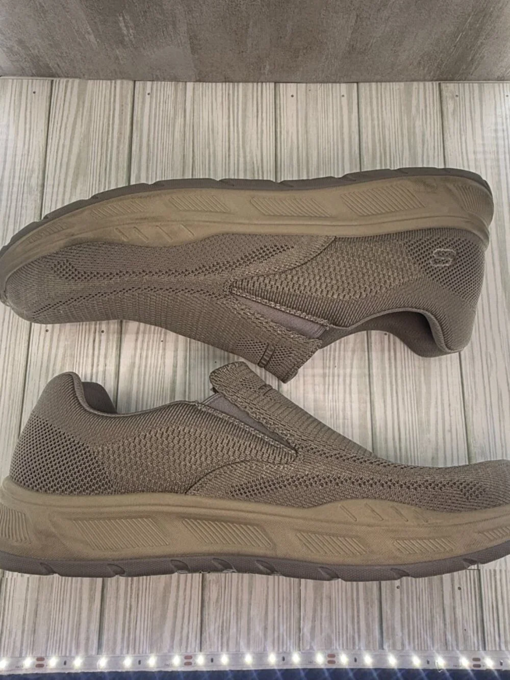 Skechers Relaxed Fit Air-Cooled Memory Foam Slip On Shoes Men's 14 Taupe 204849